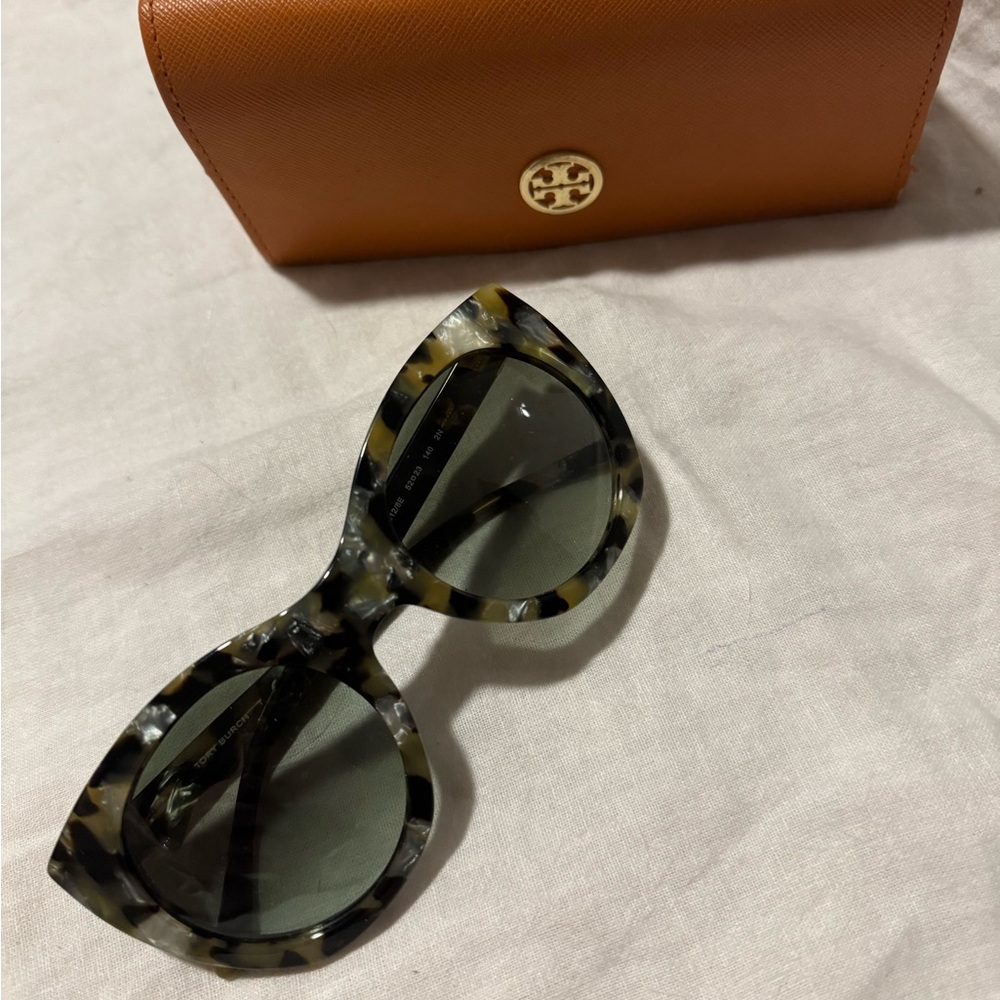 LIKE NEW▪️Tory Burch Sunglasses